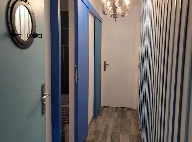 Bleues Cote Et Aeroport Climatisees Et Parking Gratuit Hyères