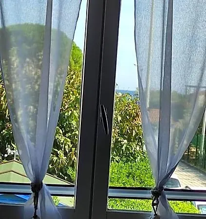 Cote Plage, Apercu Mer, Proche Aeroport, Climatisees Et Parking Gratuit Bed & Breakfast