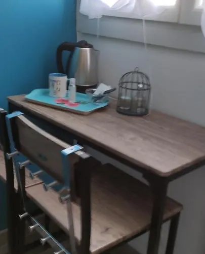 Bleues Cote Et Aeroport Climatisees Et Parking Gratuit Hyères